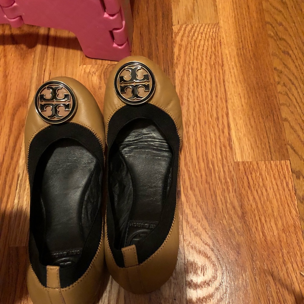 Tory Riva Flats - Picture 2 of 2